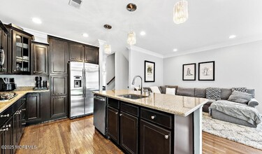 209 Yale Blvd in Shrewsbury, NJ - Building Photo - Building Photo