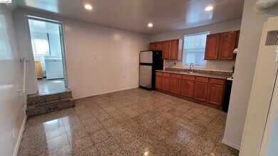 540 Palace Ct in Alameda, CA - Building Photo - Building Photo