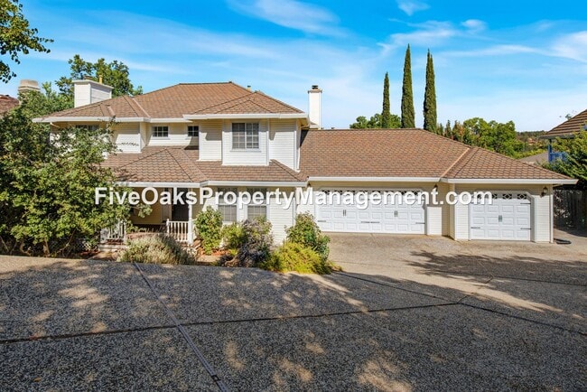 property at 2025 Moonstone Cir