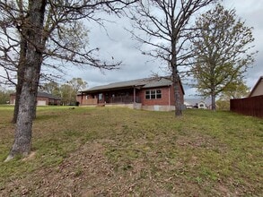 102 Highland Woods Dr in Waynesville, MO - Building Photo - Building Photo