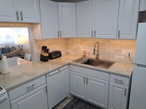 1502 S Lakeside Dr in Lake Worth Beach, FL - Building Photo - Building Photo