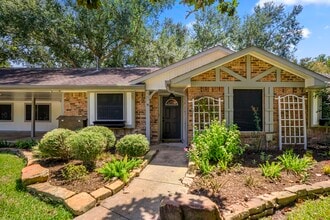 2411 Orange St in Waller, TX - Building Photo - Building Photo