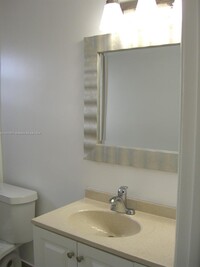 5300 Hollywood Blvd, Unit 3 in Hollywood, FL - Foto de edificio - Building Photo