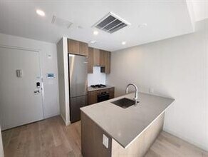 131-02-131-040 40th Rd in Queens, NY - Foto de edificio - Building Photo