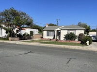 201 Palm Ct Dr in Santa Maria, CA - Building Photo - Building Photo