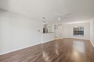 210 S Habana Ave, Unit 210C in Tampa, FL - Building Photo