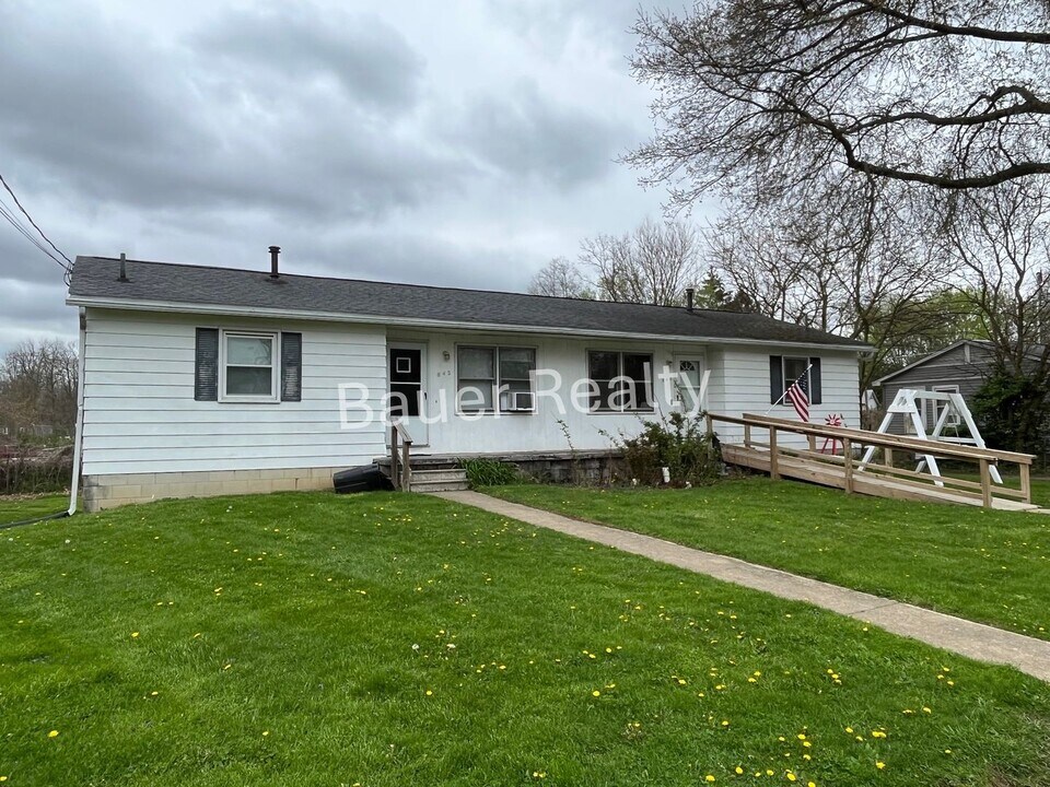 840-842 Scott St in Ashland, OH - Foto de edificio