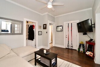 19 Graham St in Jersey City, NJ - Building Photo - Building Photo