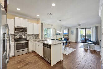 4236 N Dixie Hwy in Oakland Park, FL - Foto de edificio - Building Photo