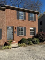 247 E Green St in Versailles, KY - Building Photo
