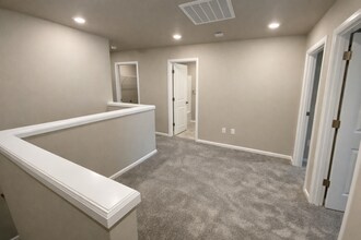 13157 175th Ave E in Bonney Lake, WA - Foto de edificio - Building Photo