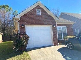 422 Holland Lakes Dr N in Pelham, AL - Building Photo