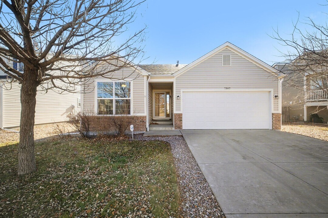 7307 Glenburn Dr in Fountain, CO - Building Photo
