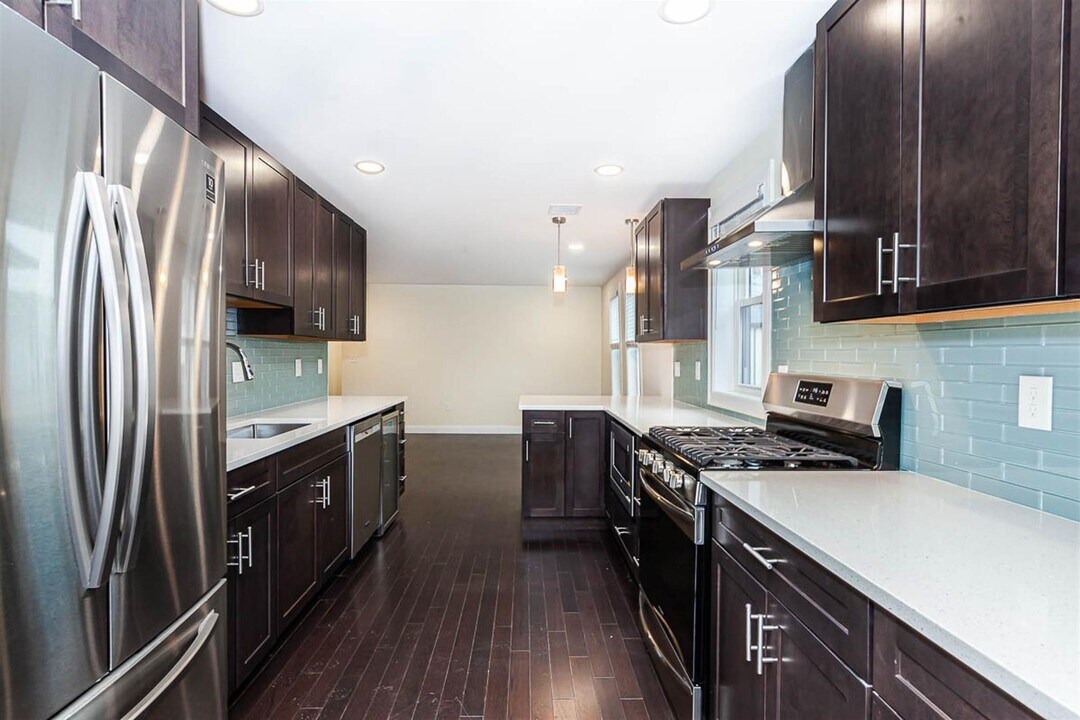 29 Albion St, Unit #1 in Somerville, MA - Building Photo