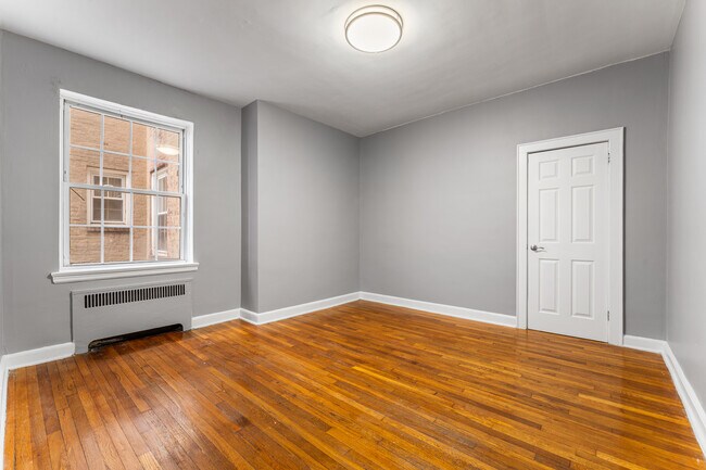 2 Chapman Pl in Irvington, NJ - Building Photo - Building Photo