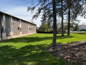 910 E Campbell St in Medical Lake, WA - Building Photo - Building Photo