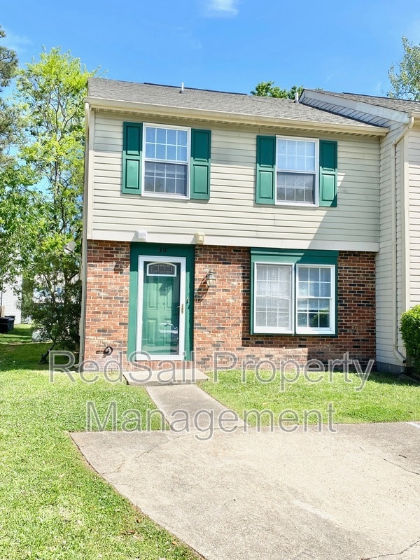 property at 30 Lucinda Ct
