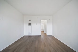 1235 Boynton St, Unit 15 in Glendale, CA - Building Photo - Building Photo