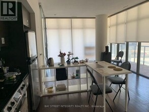 33 Charles St E in Toronto, ON - Building Photo - Building Photo