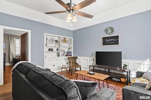 1039 Osburn Ave in Springfield, IL - Building Photo