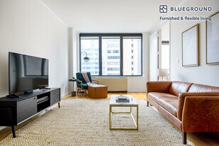 150 E 57th St in New York, NY - Building Photo