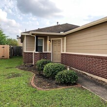 19023 Yaupon Pass Dr in Cypress, TX - Building Photo - Building Photo