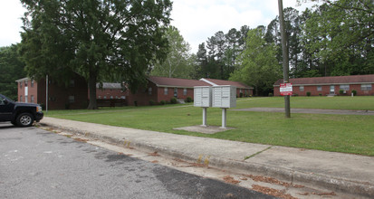 Carolyn Apartments in Raleigh, NC - Building Photo - Building Photo