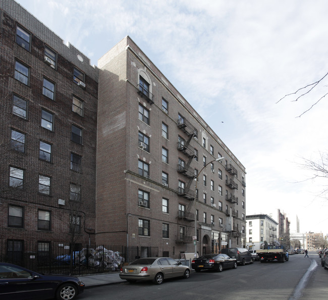 843 Classon Avenue in Brooklyn, NY - Foto de edificio - Building Photo