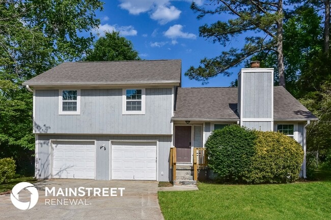 property at 325 Morris Ct SE