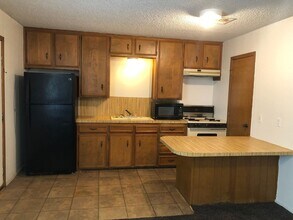 906 E Birch St in Canadian, TX - Building Photo - Building Photo