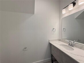 851 Reading RR Ln in Bentonville, AR - Building Photo - Building Photo