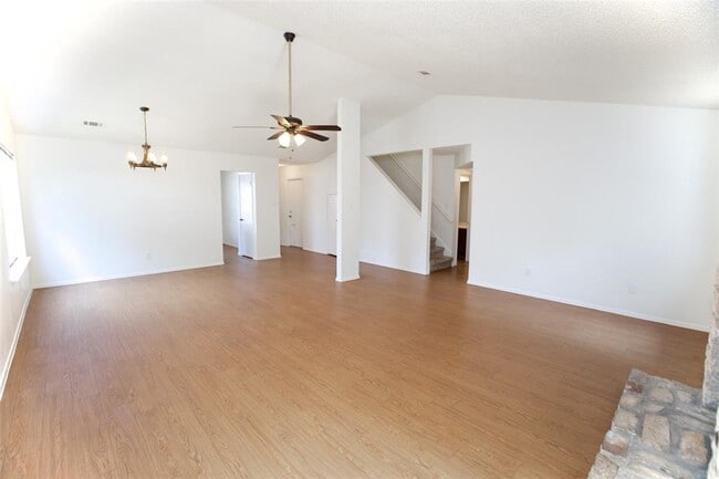 9803 Meadowheath Dr in Austin, TX - Building Photo - Building Photo