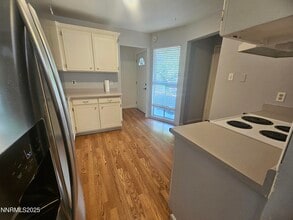 3430 Nowlin Ln in Sparks, NV - Foto de edificio - Building Photo