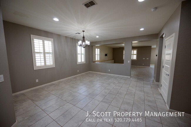 1270 Carlsbad Dr in San Tan Valley, AZ - Foto de edificio - Building Photo