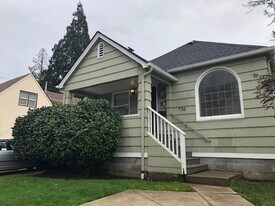 736 E 19th Ave in Eugene, OR - Building Photo