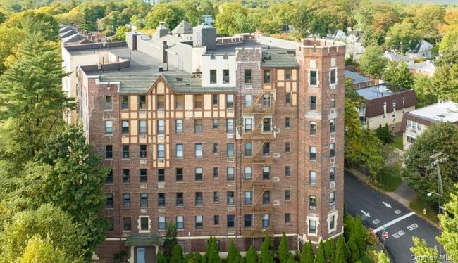 property at 2 Spruce St