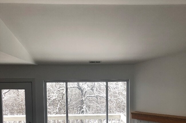 320 Crestview Dr in Wauconda, IL - Building Photo - Building Photo