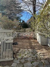 14 Quassuk Rd in Woodbury, CT - Building Photo - Building Photo