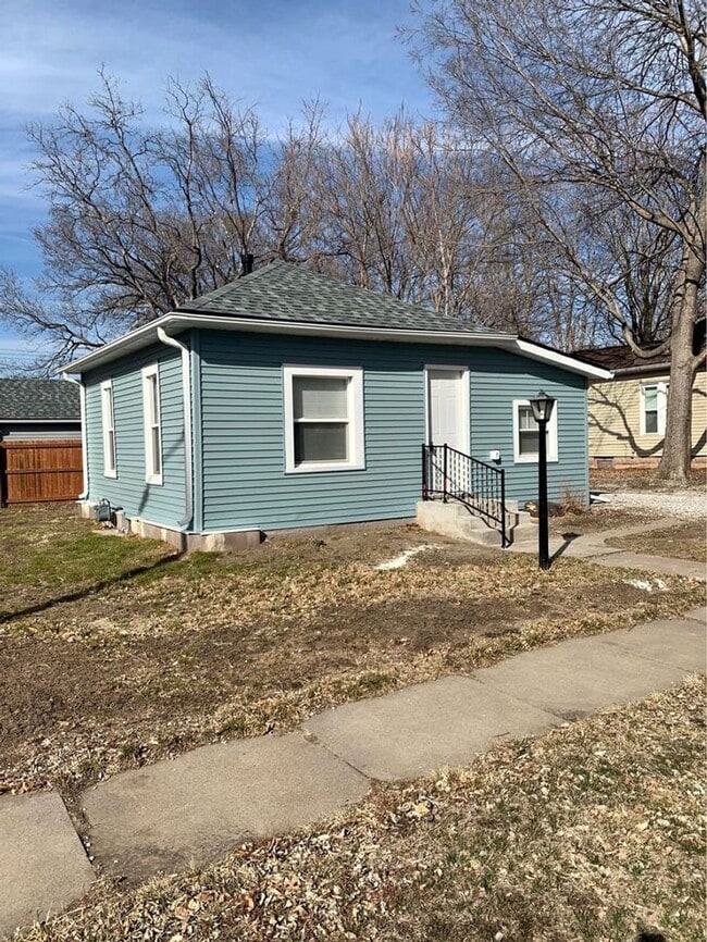 1004 Peach St in Lincoln, NE - Building Photo - Building Photo