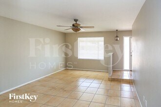 4015 W Mountain View Rd in Phoenix, AZ - Foto de edificio - Building Photo