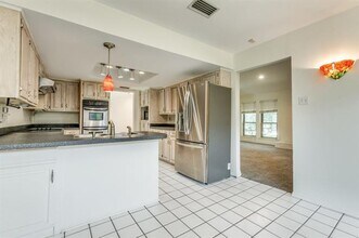 2000 Geneva Dr in Richardson, TX - Building Photo - Building Photo