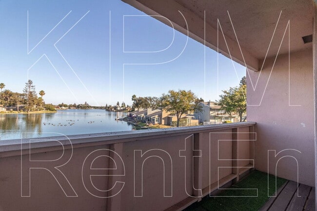 3790 W Benjamin Holt Dr