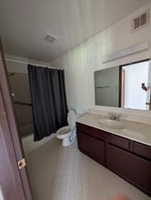 1644 Lomaland Dr, Unit 120 in El Paso, TX - Building Photo - Building Photo