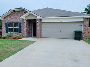 5804 Deauville Street in Tyler, TX - Building Photo - Building Photo