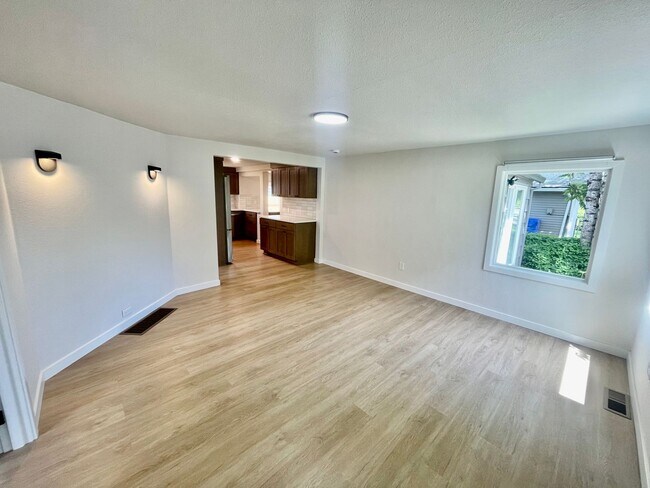 7227 SE Harney St in Portland, OR - Building Photo - Building Photo