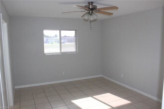 1817 Santa Barbara Blvd in Cape Coral, FL - Building Photo - Building Photo