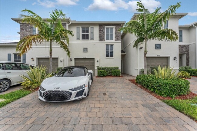 property at 805 SE 18th St