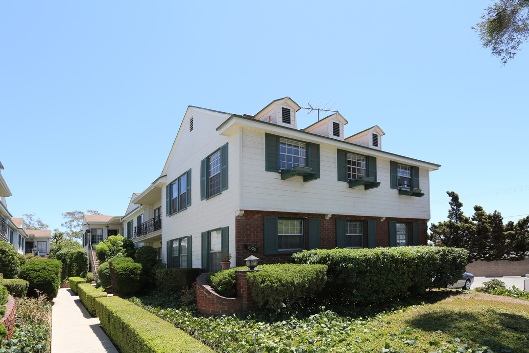 3328 Woodbine St in Los Angeles, CA - Building Photo