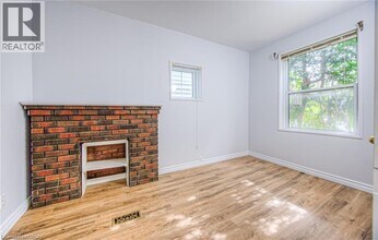 93 Water St S in Cambridge, ON - Building Photo - Building Photo