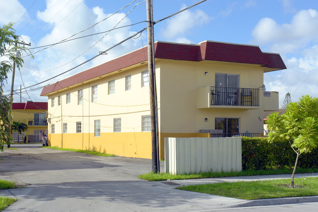 26 W 31st St in Hialeah, FL - Building Photo - Building Photo